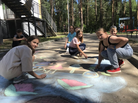 Конкурс рисунков на асфальте 