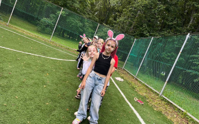 Калейдоскоп летних приключений: детективные расследования, русские печи и бег в гигантских ботинках 