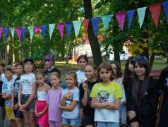 Куда ни посмотришь &mdash; родные, открытые сердцу края.