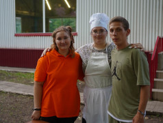 Куда ни посмотришь &mdash; родные, открытые сердцу края.