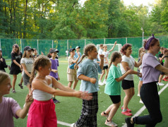 Куда ни посмотришь &mdash; родные, открытые сердцу края.