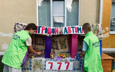 Школьники осваивают организаторские навыки в детском лагере