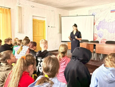 Лекция на тему: "Правила нахождения на объекте повышенной опасности, железнодорожных путях" в ДОЛ "Наречное"