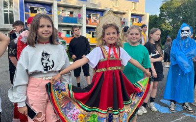 Калейдоскоп летних приключений: детективные расследования, русские печи и бег в гигантских ботинках 