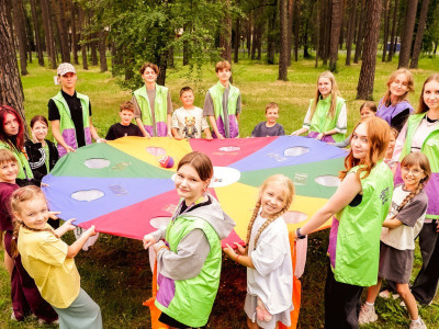 Фотосет "Подростки помогают тренерам"