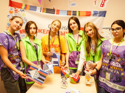 Фотосет "Подростки помогают тренерам"