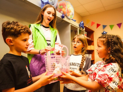 Фотосет "Подростки помогают тренерам"