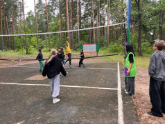 В рамках мероприятий приуроченных ко "Дню молодежи" в нашем лагере &laquo;Услада&raquo; прошли захватывающие соревнования по пионерболу между 3 и 4 и по волейболу между 1 и 2 отрядами!