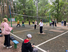 В рамках мероприятий приуроченных ко "Дню молодежи" в нашем лагере &laquo;Услада&raquo; прошли захватывающие соревнования по пионерболу между 3 и 4 и по волейболу между 1 и 2 отрядами!