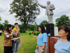 Торжественная линейка открытия смены "Вокруг света"