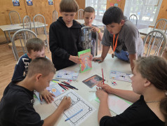 В нашем лагере продолжаются занятия по программам Железнодорожная игротека и Железное здоровье.