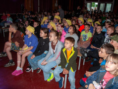 Концерт открытия смены в "Маяке": с благодарностью работникам лагеря