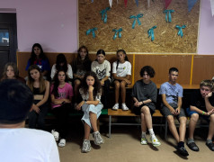 Первый день в "Маяке": Душевные посиделки у свечей и рождение новой лагерной семьи!