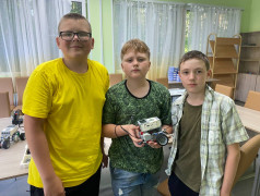Создай своего робота: В "Маяке" открылся кружок для будущих инженеров!