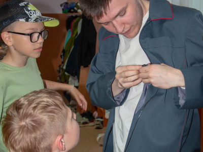 День железнодорожных профессий: вожатый на самом деле дежурный по станции в отпуске