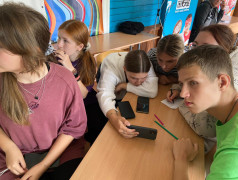 А на последок - ток-шоу "Ломая стены"