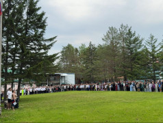 Торжественная линейка в ДОСЛ им. Горького