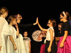 Танцевальный смена, не иначе!