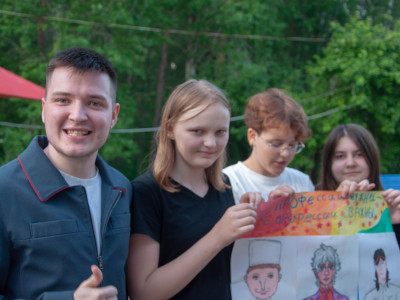 День железнодорожных профессий: вожатый на самом деле дежурный по станции в отпуске