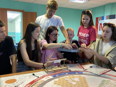 Интеллектуальный поединок в ДОЛ "Сибиряк": "Платформа № 7"