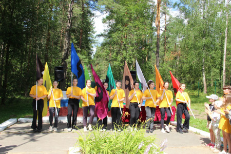 Линейка закрытия 2 смены 2023 г в лагере 