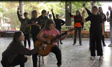 Последний день в лагере (общелагерная свечка, тайный друг)