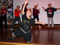 Танцевальное шоу в Заслоновграде: как отряды удивляли зрителей