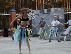 ЗВЕЗДНОЕ ЛЕТО