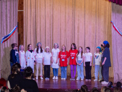 Концерт открытия смены в "Маяке": с благодарностью работникам лагеря