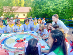 Поезд &laquo;Наследники железнодорожной славы&raquo; прибывает на &laquo;Платформу №7&raquo;.