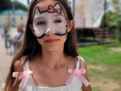 Ребята попробовали себя в гримёрном деле!