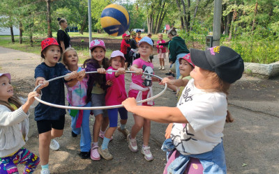 Карельские калитки, кольчуги и КВН: чем удивила прошедшая неделя в Стране железных дорог