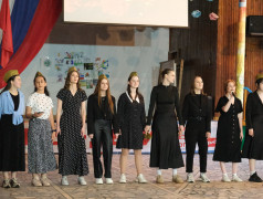 Цветы на поле боя. Вечер памяти на эстраде лагеря