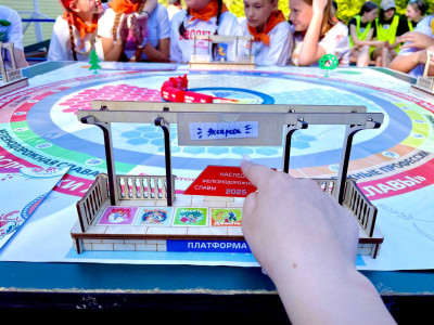 Отправление через 5 минут: Фотографии с "Платформы №7"