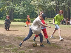 Комический футбол: Когда страсть к игре встречается с безграничным энтузиазмом! 