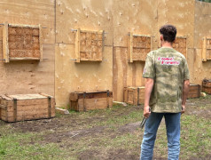 Юноши ДОЛ "Зелёный огонек" ЮВЖД осваивают искусство метания ножей!