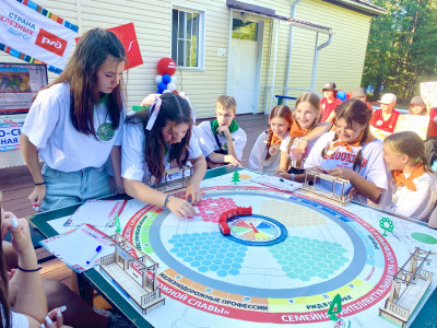 Отправление через 5 минут: Фотографии с "Платформы №7"