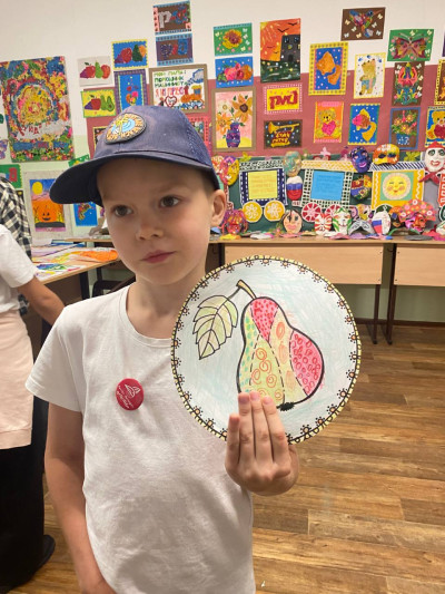 "Груша дружбы СЖД", каждый цвет целостность взаимодействия с детскими лагерями Российских Железных Дорог