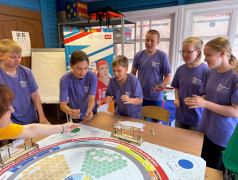 Новая смена, новые участники. Жители Страны железных дорог сыграли в игру "Платформа №7"