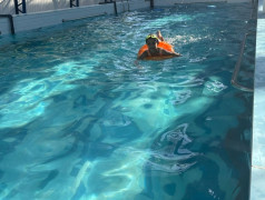 Заплыв в жаркие летние деньки 