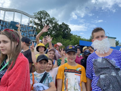 Он рождён из морской бури, властвует над всеми морскими существами и очень любит, когда все купаются! 19 июня в ДОЛ &laquo;Экспресс&raquo; (пос. Кабардинка) прошёл день Нептуна