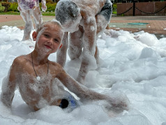 Жара вернулась в Сибирь: в Заслоновграде прошла грандиозная пенная вечеринка!