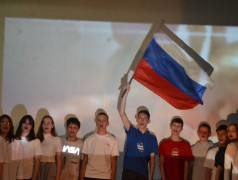 Да здравствует непобедимая Россия! Страна серебряных берёз, волшебный край! Моя любимая&hellip; Священная стихия&hellip; Горжусь тобой! Живи легко! И процветай!