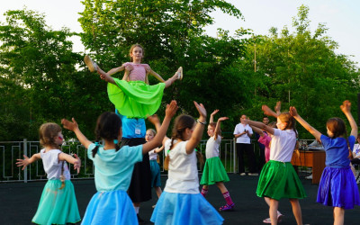 От китайских шашек до шоколадного фонтана: чем занимаются ребята в железнодорожных лагерях