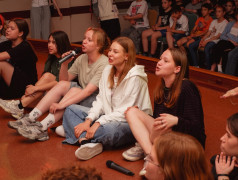 Караоке-бум в Заслоновграде: музыкальный вечер объединил всех!