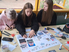 Конкурс рисунков под названием "История героев в рисунках".