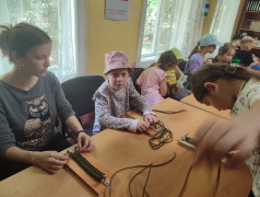  Браслеты &mdash; с теплом детских рук!