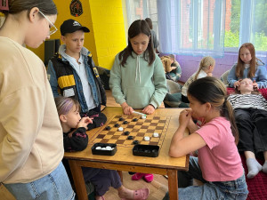 В лагере проходят занятия с психологом