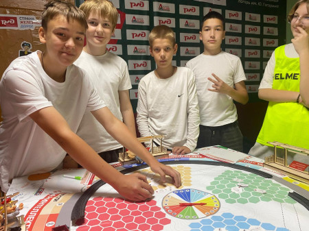 Общелагерный чемпионат по семейной игре «Платформа 7»