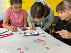 В лагере проходят занятия с психологом